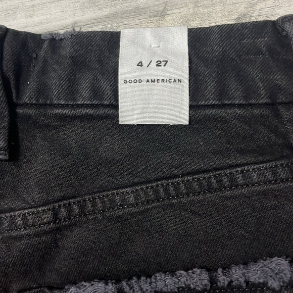 Good American Good 90’s Icon Distressed Shorts Size 4  NWT - Picture 4 of 12